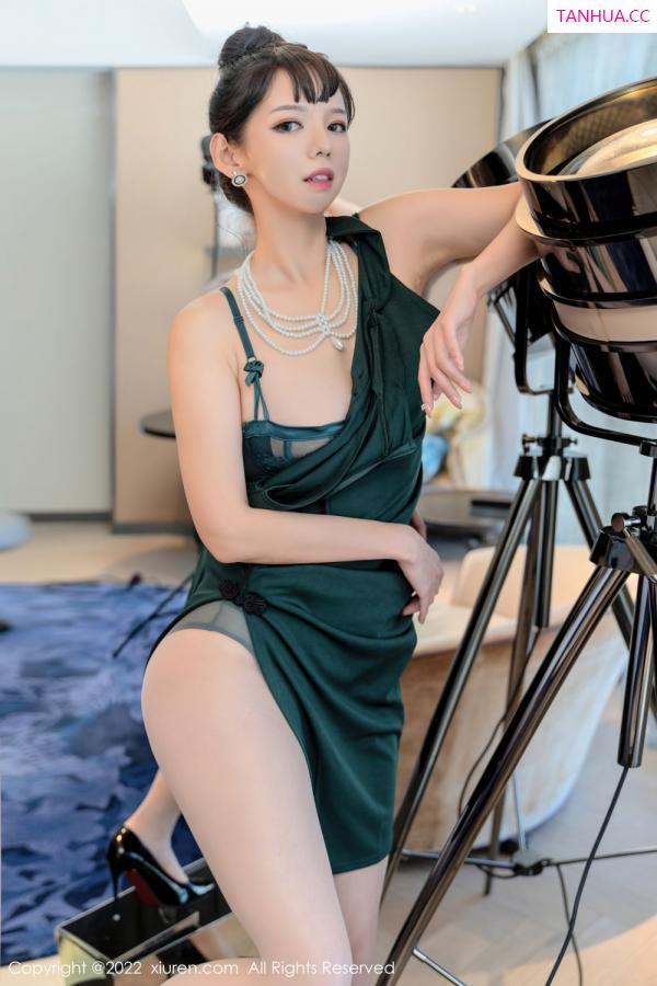 大美媚京  [XiuRen]高清写真图 2022.09.27 No.5646 大美妞儿第35张图片